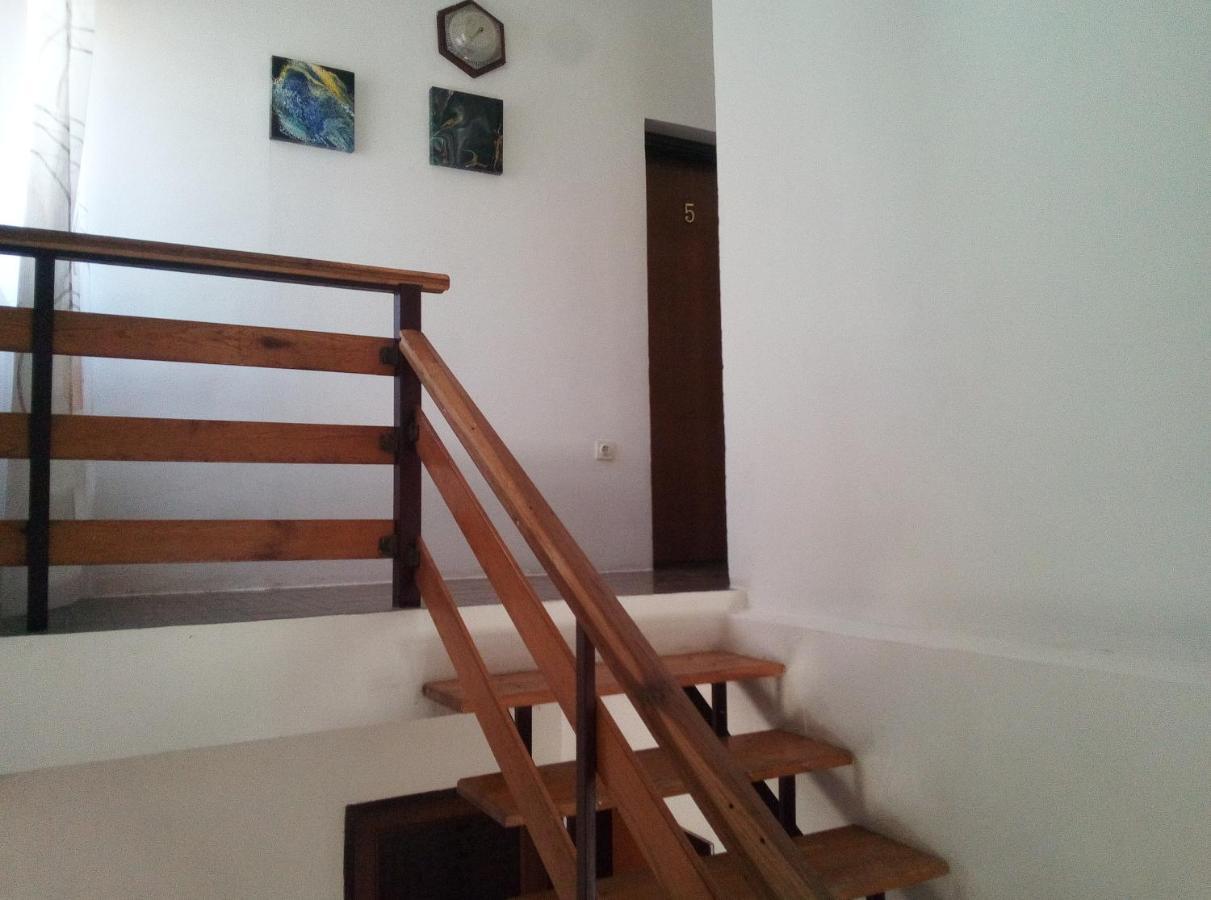 Apartments And Rooms Camelia เปรมันตูรา ภายนอก รูปภาพ